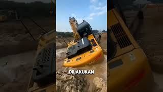 Excavator terjebak dalam lumpur shorts [upl. by Llenoil]