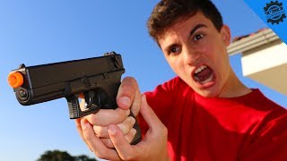 DESTRUINDO COISAS COM UMA GLOCK DE AIRSOFT ft AbudTV [upl. by Rebmit657]