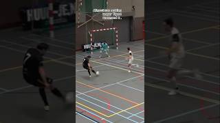 Miraculeuze redding  futsal zaalvoetbal indoorsoccer save goalkeeper shorts shortsvideo fyp [upl. by Aztiraj299]