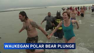 Hundreds take polar plunge into Lake Michigan in Waukegan [upl. by Wey]