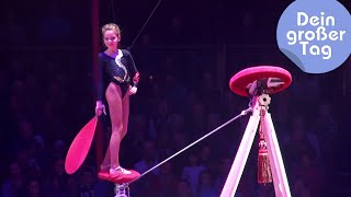 Balanceakt im Circus Roncalli  Romy als Zirkusartistin  Dein großer Tag  SWR Plus [upl. by Ymmat52]