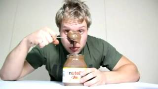 Ragazzo Che Mangia Barattolo Di Nutella In 3 Minuti [upl. by Leamsi]