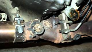 Gsxr600 2006 Slip on exhaust SET valve removal [upl. by Janeczka]