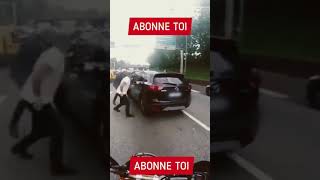 😡BAGARRE Motard vs Automobiliste  Road Rage Français shorts [upl. by Eldwon]