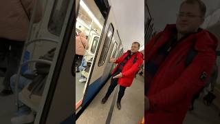 vs сравнение метро москва moscow metro transport train ока русич мцд юмор поезд shorts [upl. by Jaffe887]