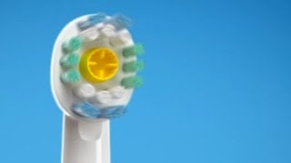 Brossette OralB 3D White  Un sourire plus blanc naturellement [upl. by Harahs]