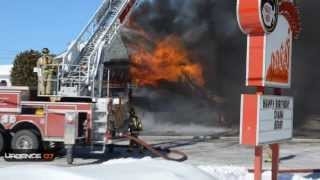 HD Gatineau  Le restaurant cabaret La Ferme Rouge détruit par les flammes  16 Février 2014 [upl. by Uis]