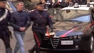 Napoli  Faida Scampia arrestati i boss Abbinante 190213 [upl. by Mar517]