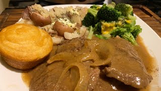 Salisbury Steak amp Gravy in the Crockpot Slow Cooker Ground Beef Dinner Idea [upl. by Roosnam]