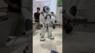 Al Didacta di Bari si guarda al futuro tra Robot ed intelligenza artificiale 🤖🦾 [upl. by Adnahcal608]