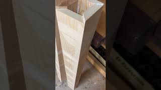 Pilastra para escalera Newel Post Staircase diywoodworking woodworking staircase carpintero [upl. by Edlin18]