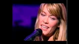 Cerys Matthews  Calon Lan Live [upl. by Boatwright678]