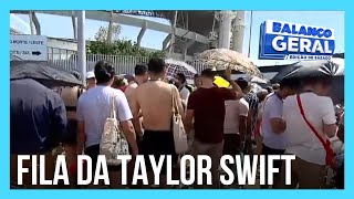 Bombeiros jogam água para aliviar calor na fila para o show da Taylor Swift no Rio de Janeiro [upl. by Aret143]