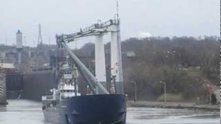 COMMODORE STRAITS and MARINELINK EXPLORER Downbound Welland Canal [upl. by Saturday]