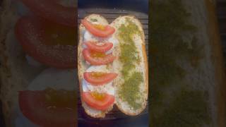 TomatoPestoMozzarella Sandwich  pratiktarifler healthyfood [upl. by Emarej]