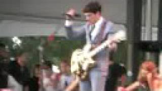 Mark Ronson  Apply Some Pressure live lollapalooza 08 [upl. by Nnylanna]