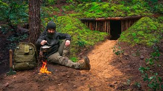 How to Build warm and cozy survival shelter in sand  Easily find food on the beach [upl. by Trela]