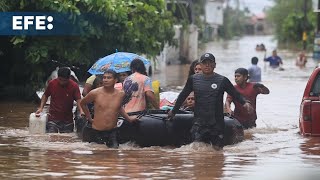 El paso del huracán John por Acapulco deja severas inundaciones deslaves y carreteras destruidas [upl. by Evannia]