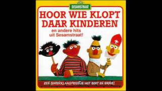 Bert amp Ernie  Hoor Wie Klopt Daar Kinderen 14 [upl. by Ardnos]