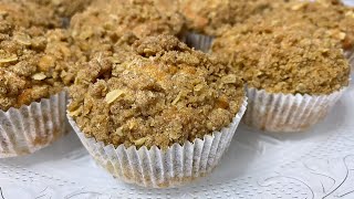 Saftige Apfel Walnuss Muffins mit ZimtStreusel  Apple Crumble cake [upl. by Oetam638]