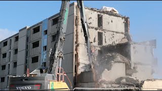 VIDÉO Niort  la démolition des immeubles a commencé au ClouBouchet [upl. by Wellesley]