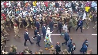 INCROYABLE LE Pr FELIX TSHISEKEDI A MARCHER À PIED AFIN DE PARTAGER SA JOIE AVEC LA POPULATION [upl. by Belshin815]