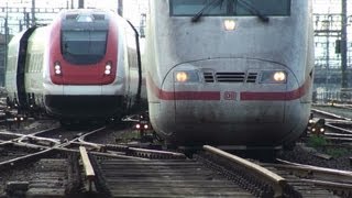 Zug 1  ICE und ICN Parallelfahrt am Hauptbahnhof ZürichTrains 1 [upl. by Laemaj]