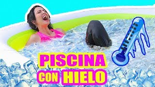 PREGUNTAS INCÓMODAS Qué Youtuber Te GUSTA RETO RESPONDIENDO en PISCINA con HIELO  SandraCiresArt [upl. by Nylrats275]