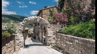 Spello  Uno dei borghi più belli dellUmbria e dItalia [upl. by Jazmin]