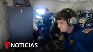 Vea cómo la furia de Milton sacude al avión cazahuracanes al volar dentro de él  Noticias Telemundo [upl. by Lemkul]