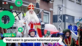 Ondanks regen duizenden kinderen bij intocht Sinterklaas [upl. by Joellyn383]