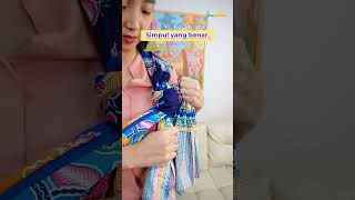 Tutorial Gendong Bayi Pakai Kain Jarik [upl. by Quintus]