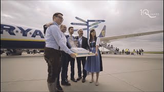 Ryanair Base Opening am Flughafen Memmingen [upl. by Enirhtac961]