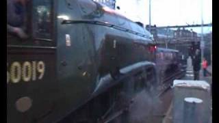 BR 60019 Bittern Arriving into London Kings Cross 5Z44 27th November 2010 [upl. by Bennie]