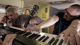 Taylor Hicks performs Seven Mile Breakdown on a Southwest plane [upl. by Japeth]