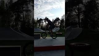 Bmx drive at skatepark bmx skatepark stolenheist varkaus shorts biketricks motorizer [upl. by Belford]