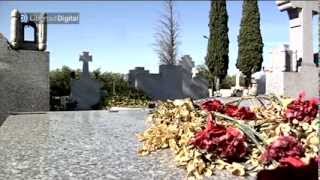 Reportaje El creciente abandono del Cementerio de La Almudena en Madrid [upl. by Lindsy]