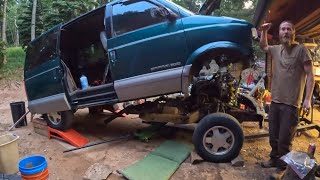 Moms ASTRO  SAFARI Camper Van GETS GUTTED How to remove a GMC Safari engine without a car lift [upl. by Quint]