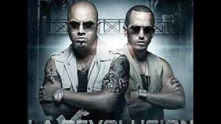 Wisin Y Yandel  Sandungueo Feat Franco El Gorila Gadiel Y Yomo OFFICIAL LYRICS LA EVOLUCION 2009 [upl. by Zetrac810]