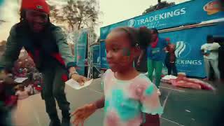 Yo Maps performing at trade fair amp blesses a little girl with some cash [upl. by Goode864]