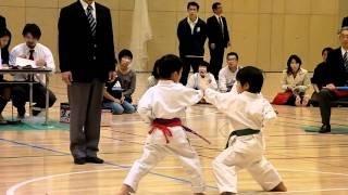 空手大会Karate tournament 「基本組み手basic kumite」 1･2年の部 決勝 2010年11月3日 [upl. by Nevaj]