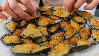 Cozze gratinate al forno pugliesi La ricetta segreta della nonna [upl. by Anertac535]