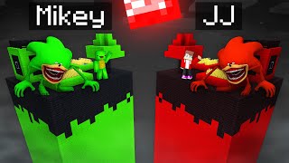 JJs SHIN SONIC vs Mikeys SHIN SONIC Chunk Battle in Minecraft  Maizen [upl. by Aneeles]