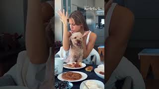 Çağla Şıkel köpeğiyle birlikte mozaik pasta tarifi verdi [upl. by Tallbot]