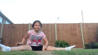 Quick and easy splithow to do the splits [upl. by Enilreug]