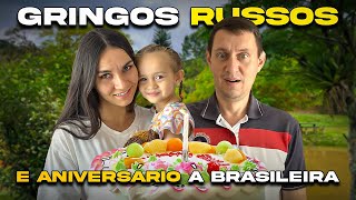 Bolo gigante ao ar livre Família russa em uma chácara brasileira e aniversário [upl. by Aba]