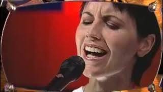 The Cranberries  Analyse Live 2001 [upl. by Llehcim]