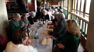 Un pranzo in Capannina per augurare buone feste agli over 65 [upl. by Amandie]