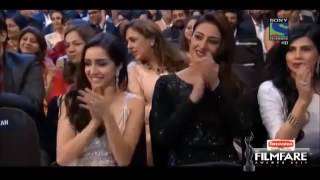 KAPIL SHARMA AND KARAN JOHAR HOSTING AWARD SHOW FUNNY MOMENTS [upl. by Terrance124]