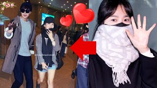 Lee Min Ho and Song Hye Kyo publicly confirm their relationship at the airport [upl. by Refinaj]